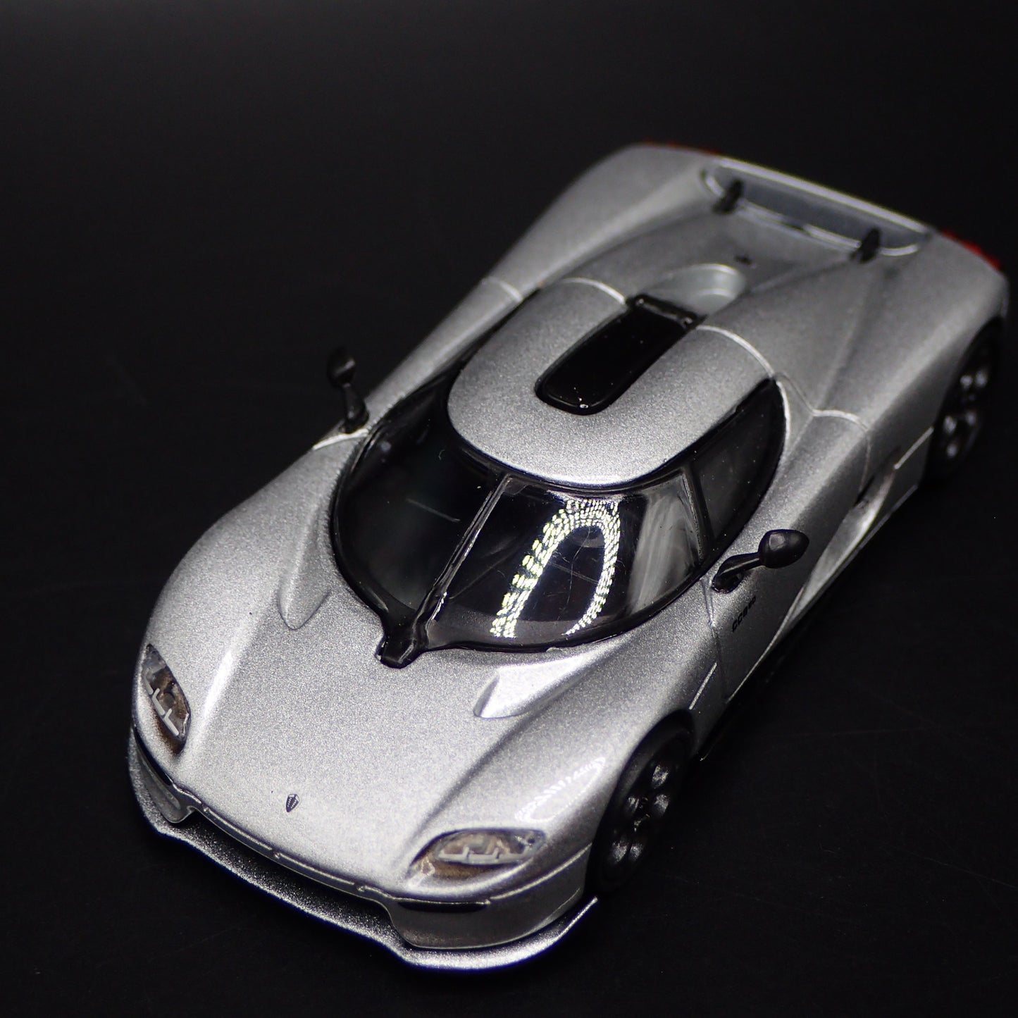 2024-2025 KOENIGSEGG CC850 SUPER CAR SILVER 1:64 SCALE DIORAMA DIECAST MODEL CAR
