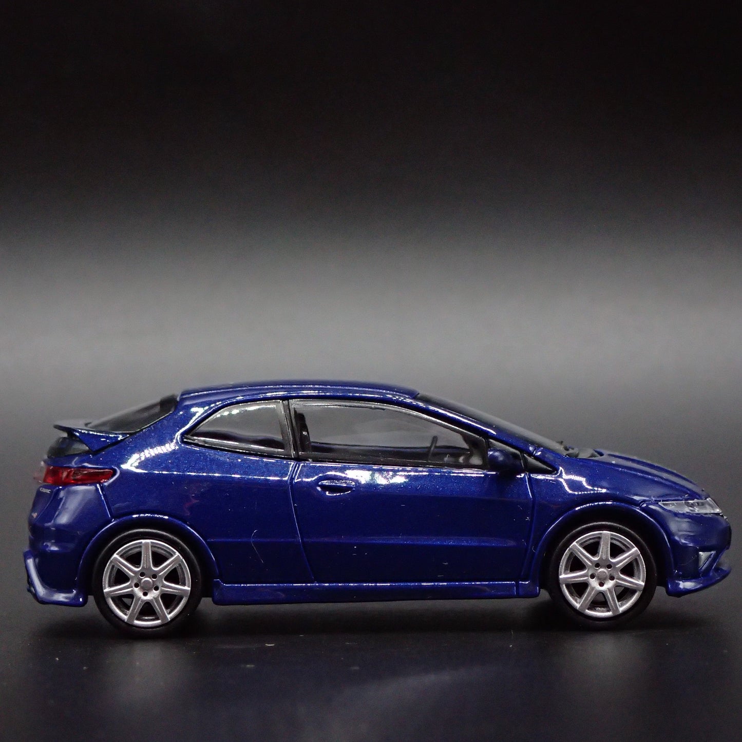 2007-2011 HONDA CIVIC TYPE R FN2 EURO 1:64 SCALE DIORAMA DIECAST MODEL CAR