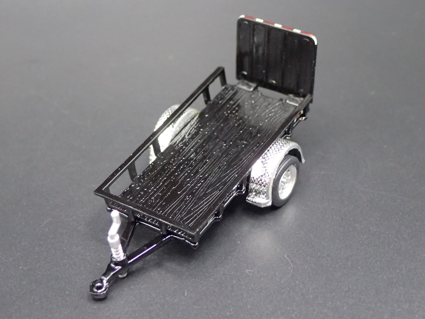 UTILITY TRAILER RUBBER TIRES with WORKING RAMPS 1:64 SCALE DIORAMA DIECAST MODEL