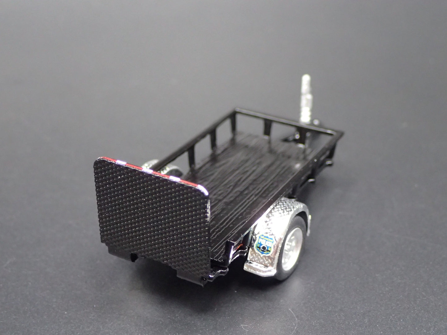 UTILITY TRAILER RUBBER TIRES with WORKING RAMPS 1:64 SCALE DIORAMA DIECAST MODEL