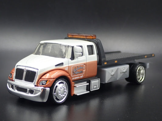 INTERNATIONAL DURASTAR FLATBED TOW TRUCK 1/64 SCALE DIORAMA DIECAST MODEL CAR