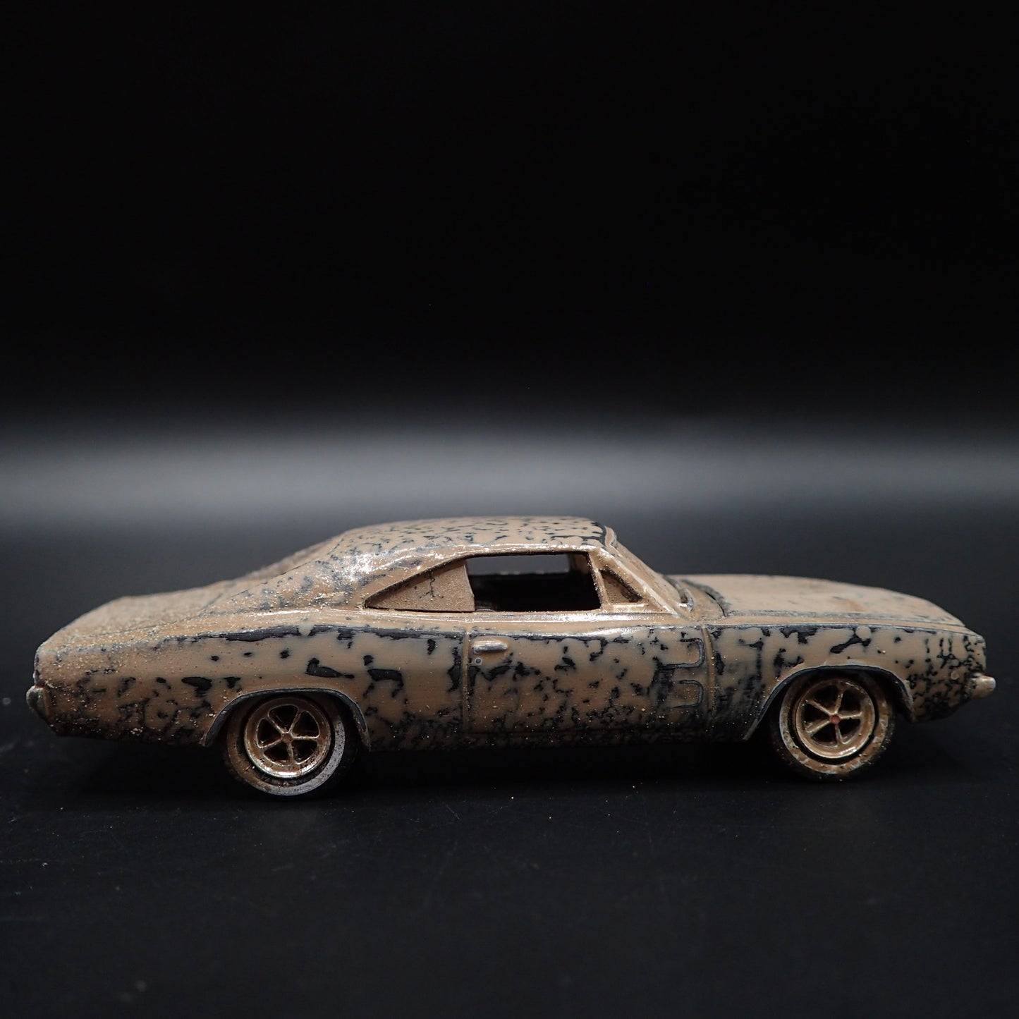 1968 68 DODGE CHARGER R/T BULLITT MOVIE BARN FIND 1:64 SCALE DIECAST MODEL CAR