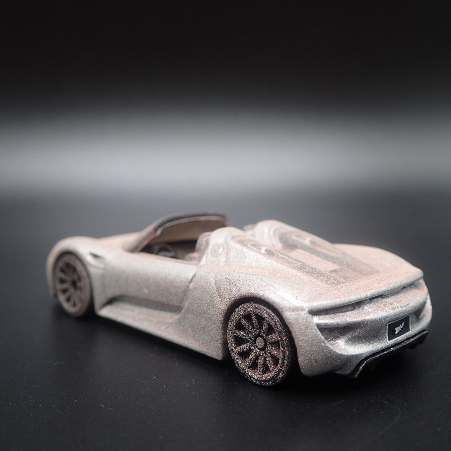 2013-2015 PORSCHE 918 SPYDER SUPER CAR ABANDONED 1:64 SCALE DIECAST MODEL CAR