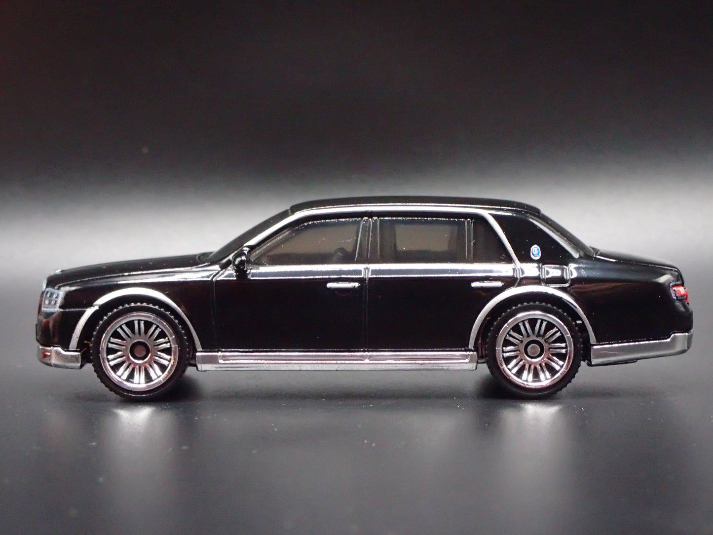2018-2025 TOYOTA CENTURY LIMO LIMOUSINE 1/64 SCALE COLLECTIBLE DIECAST MODEL CAR
