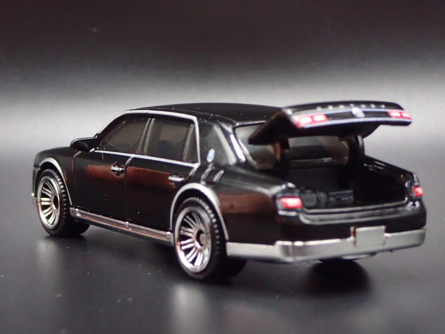 2018-2025 TOYOTA CENTURY LIMO LIMOUSINE 1/64 SCALE COLLECTIBLE DIECAST MODEL CAR