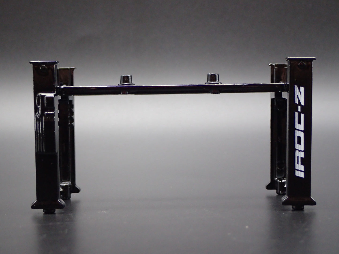 IROC-Z 1:64 SCALE AUTO SHOP MECHANIC GARAGE 4 POST CAR LIFT DIORAMA DIECAST PROP