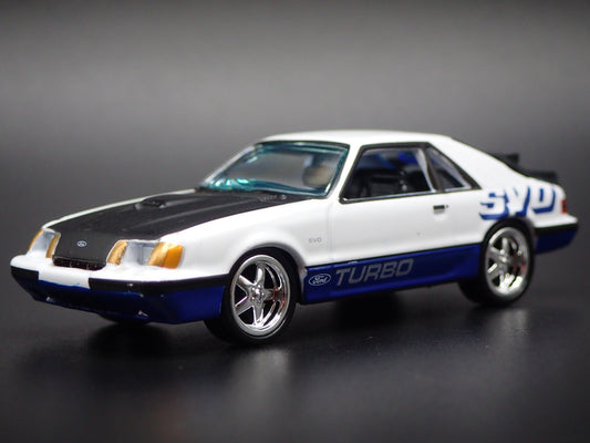 1984 84 FORD MUSTANG SVO FOX BODY WHITE 1:64 SCALE DIORAMA DIECAST MODEL CAR