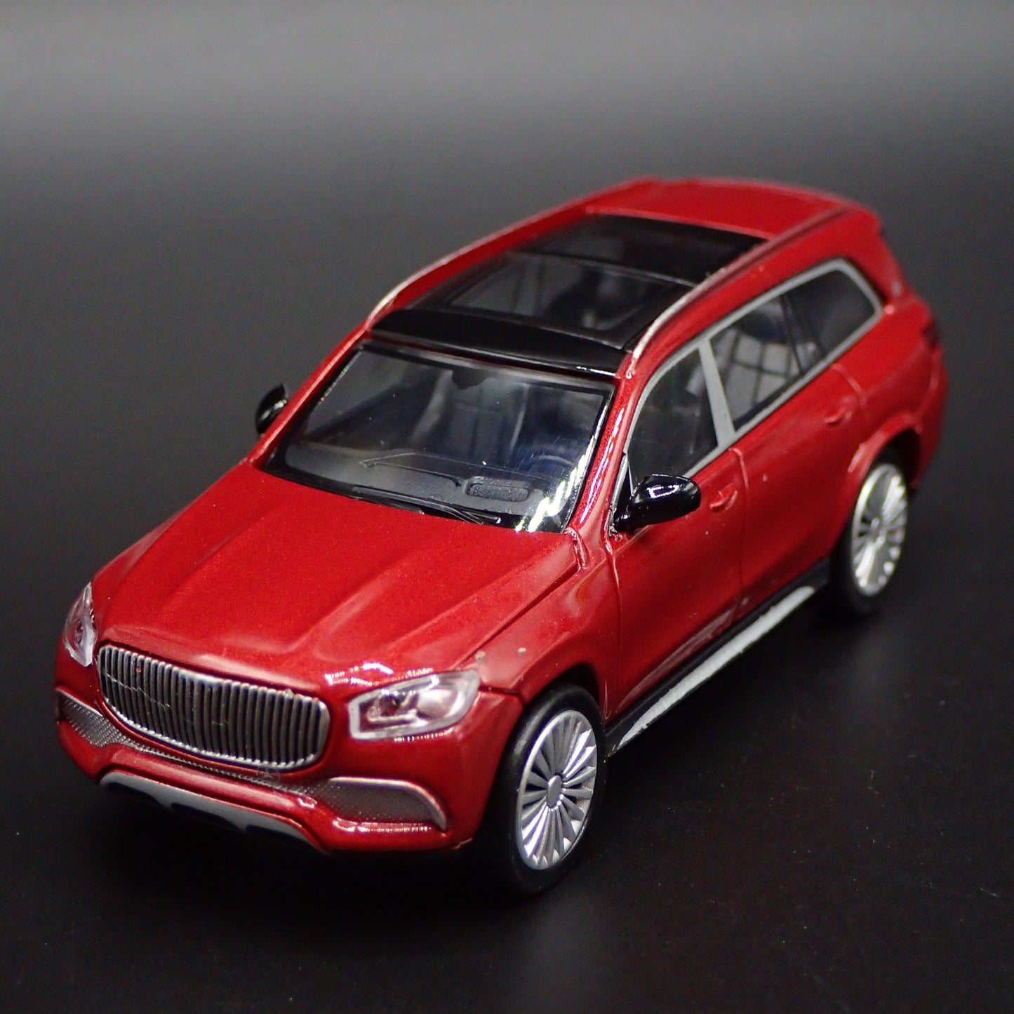 2020-2023 MERCEDES MAYBACH GLS 600 SUV 1:64 SCALE DIORAMA DIECAST MODEL CAR