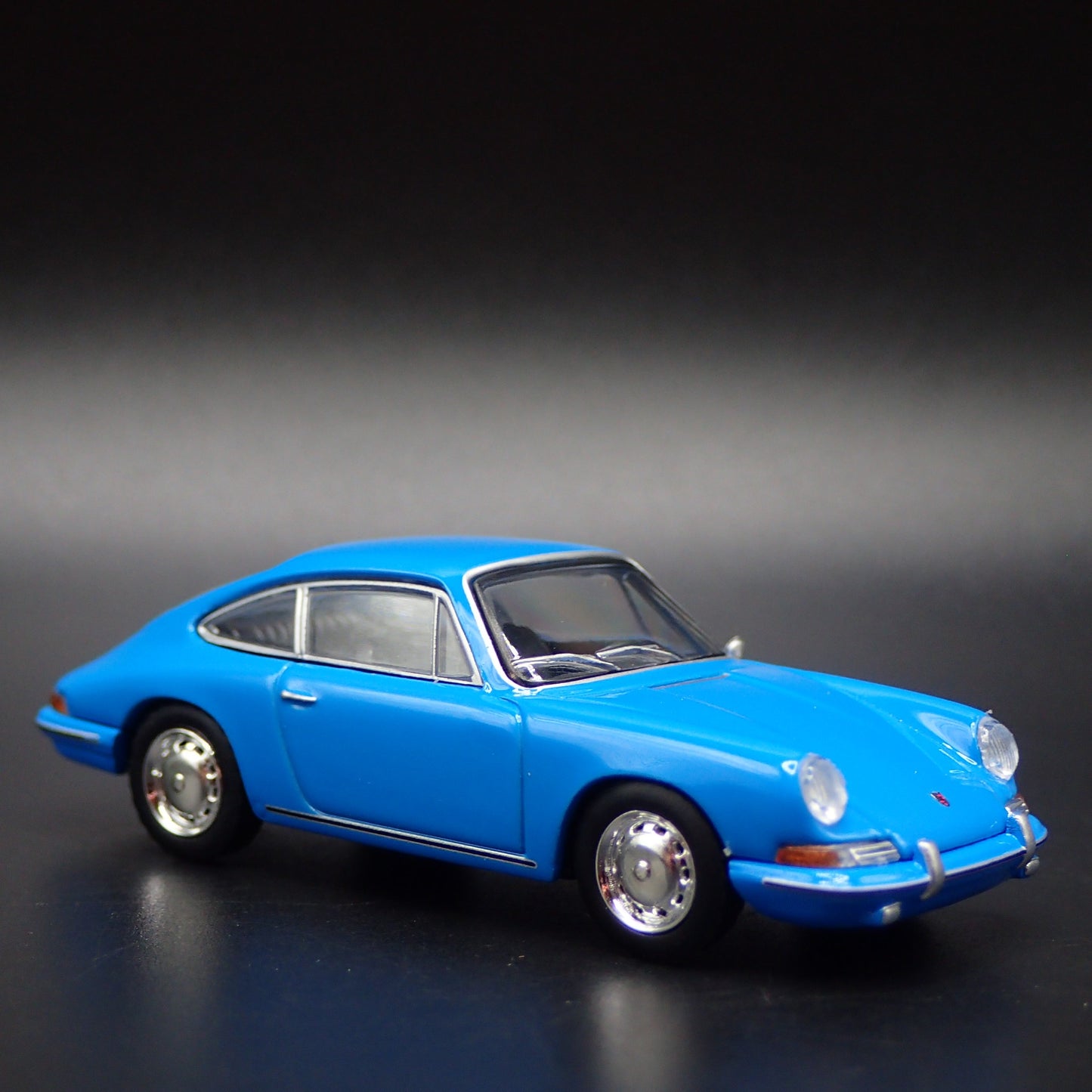 1963-1964 PORSCHE 901 911 BLUE 1:64 SCALE COLLECTIBLE DIORAMA DIECAST MODEL CAR