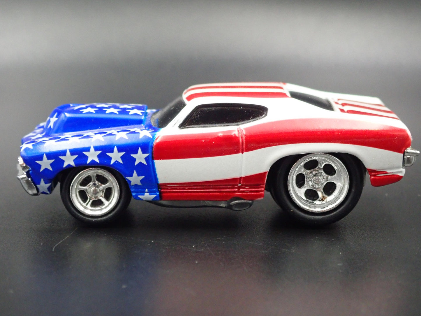1969 69 CHEVY CHEVROLET CHEVELLE SS USA FLAG RARE 1/64 SCALE DIECAST MODEL CAR