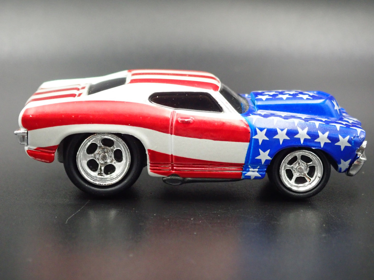 1969 69 CHEVY CHEVROLET CHEVELLE SS USA FLAG RARE 1/64 SCALE DIECAST MODEL CAR