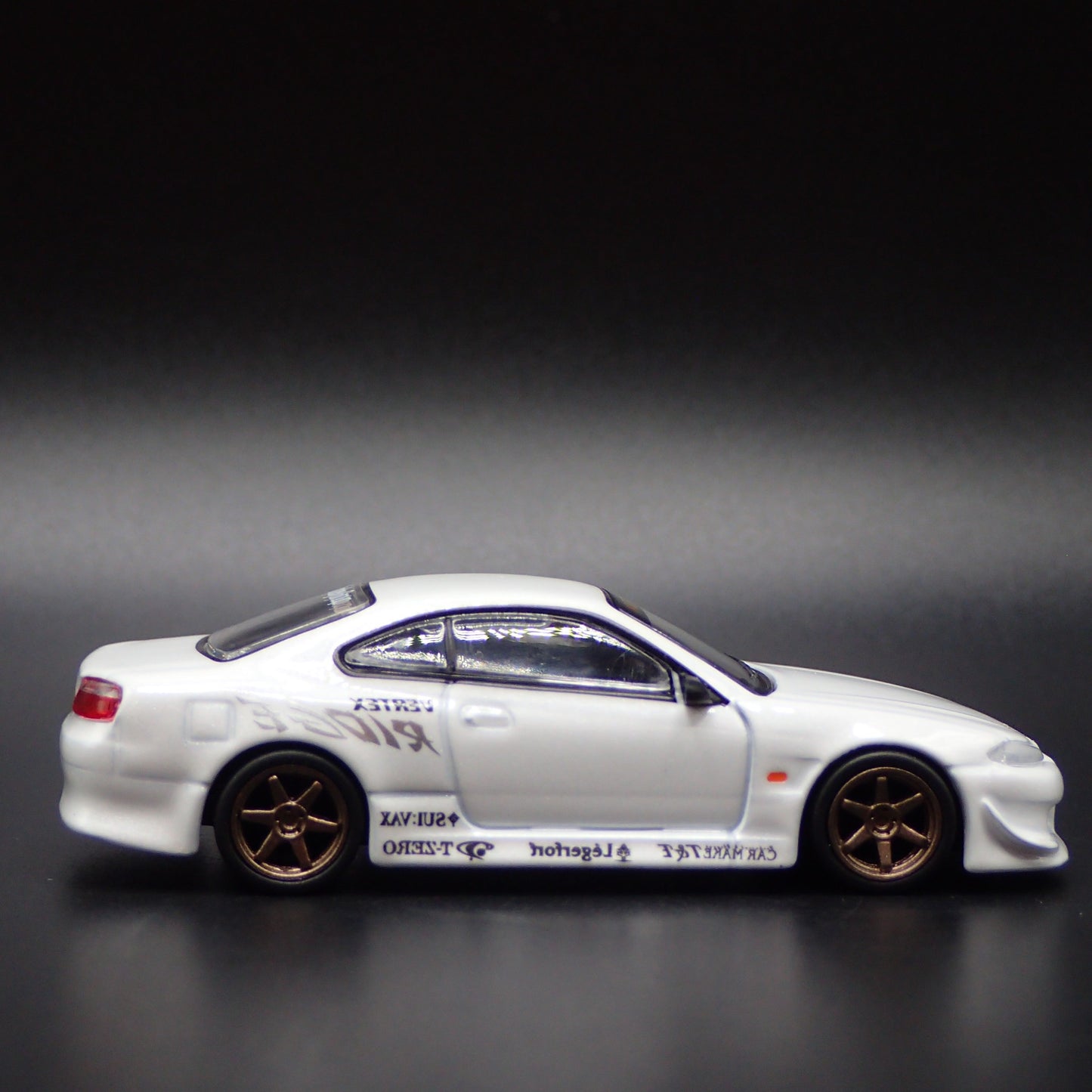 1999-2002 NISSAN SILVIA S15 VERTEX WHITE 1:64 SCALE DIORAMA DIECAST MODEL CAR