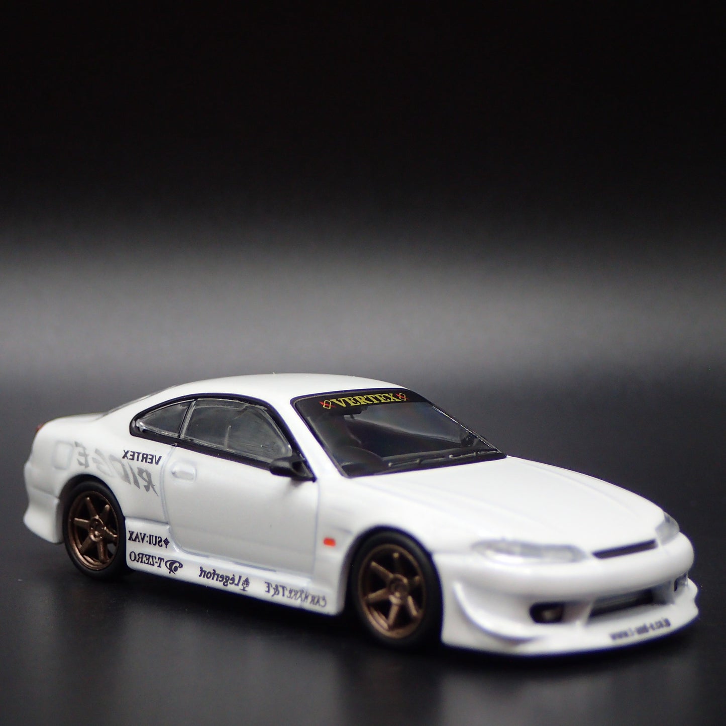 1999-2002 NISSAN SILVIA S15 VERTEX WHITE 1:64 SCALE DIORAMA DIECAST MODEL CAR