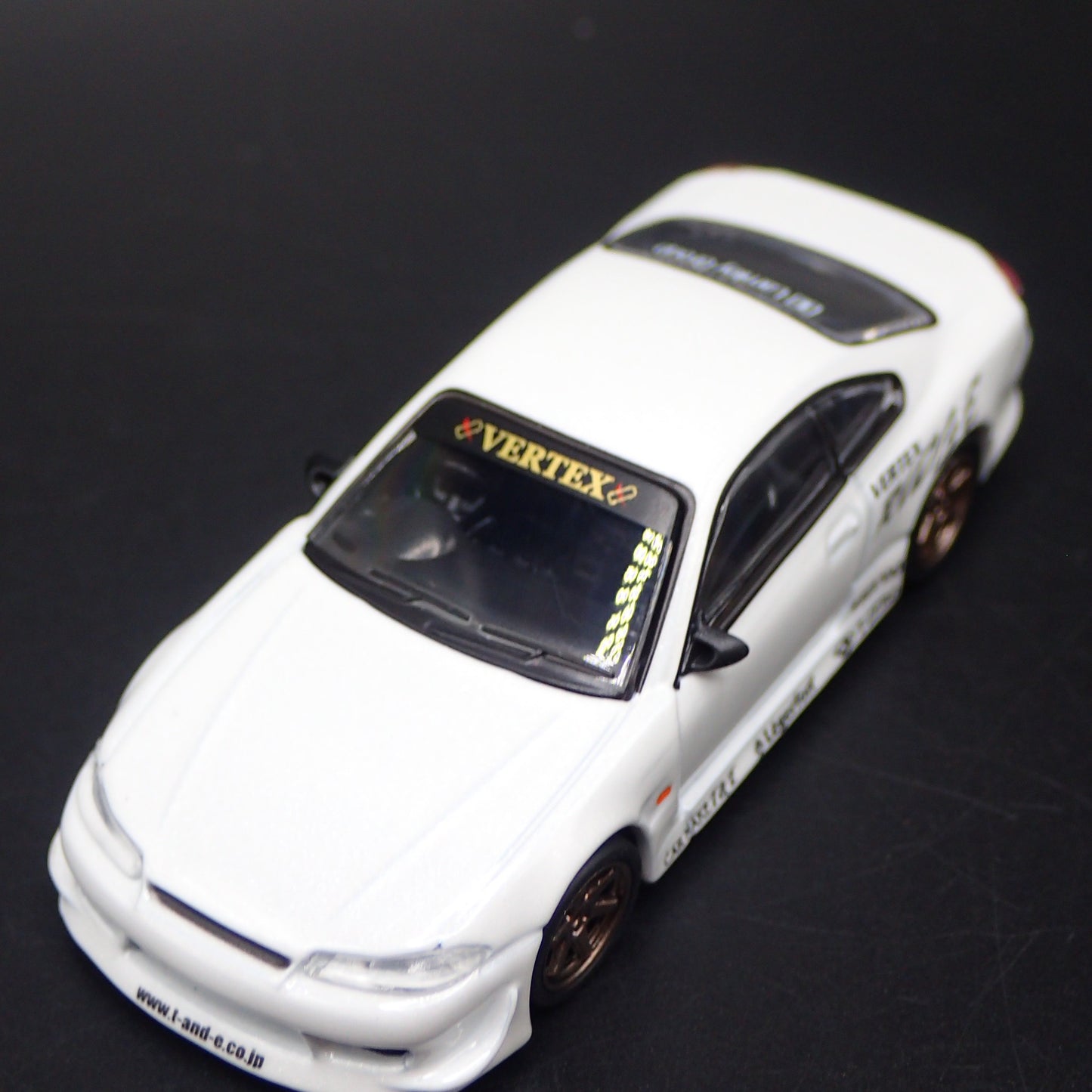 1999-2002 NISSAN SILVIA S15 VERTEX WHITE 1:64 SCALE DIORAMA DIECAST MODEL CAR