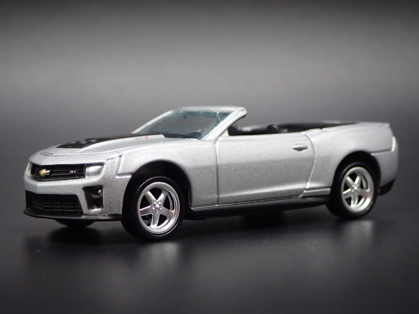2013 CHEVY CHEVROLET CAMARO ZL1 CONVERTIBLE 1:64 SCALE DIORAMA DIECAST MODEL CAR