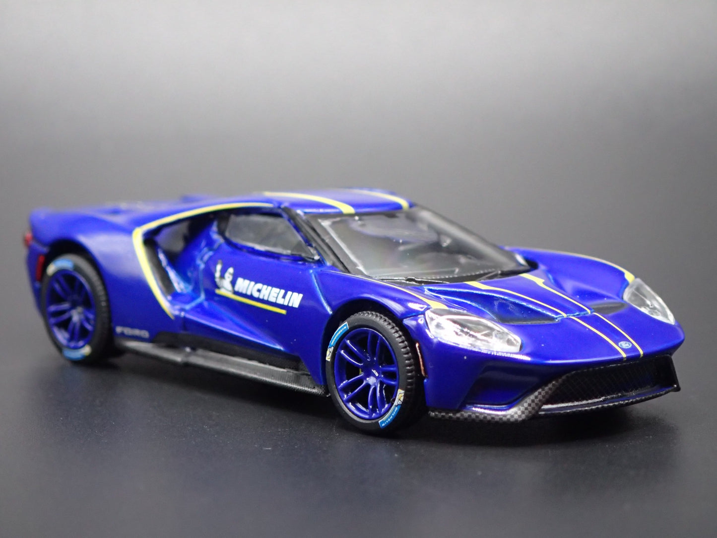 2017-2022 FORD GT MICHELIN BLUE 1:64 SCALE COLLECTIBLE DIORAMA DIECAST MODEL CAR