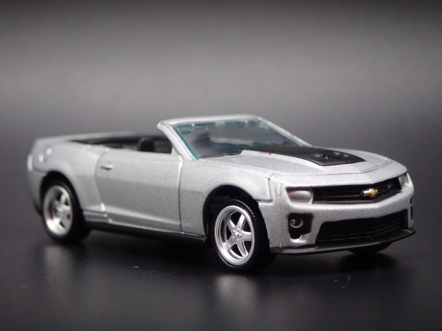 2013 CHEVY CHEVROLET CAMARO ZL1 CONVERTIBLE 1:64 SCALE DIORAMA DIECAST MODEL CAR