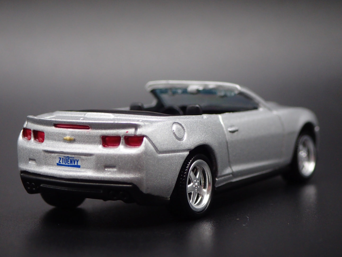 2013 CHEVY CHEVROLET CAMARO ZL1 CONVERTIBLE 1:64 SCALE DIORAMA DIECAST MODEL CAR