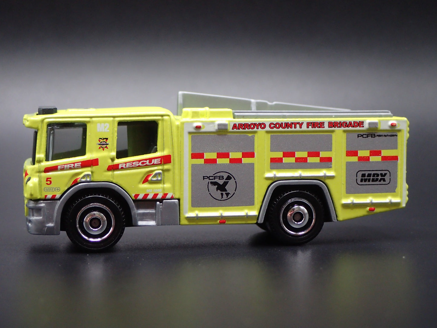 2016-2025 SCANIA P 360 FIRE TRUCK ARROYO COUNTY 1:64 MB SCALE DIECAST MODEL CAR