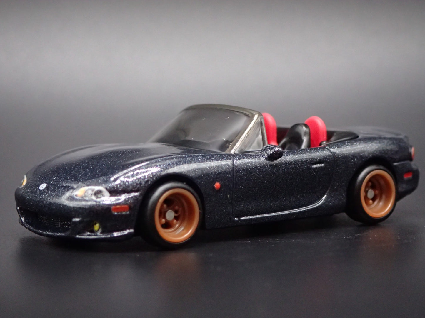 1999-2004 MAZDA MX5 MIATA NB 1:64 SCALE COLLECTIBLE DIORAMA DIECAST MODEL CAR