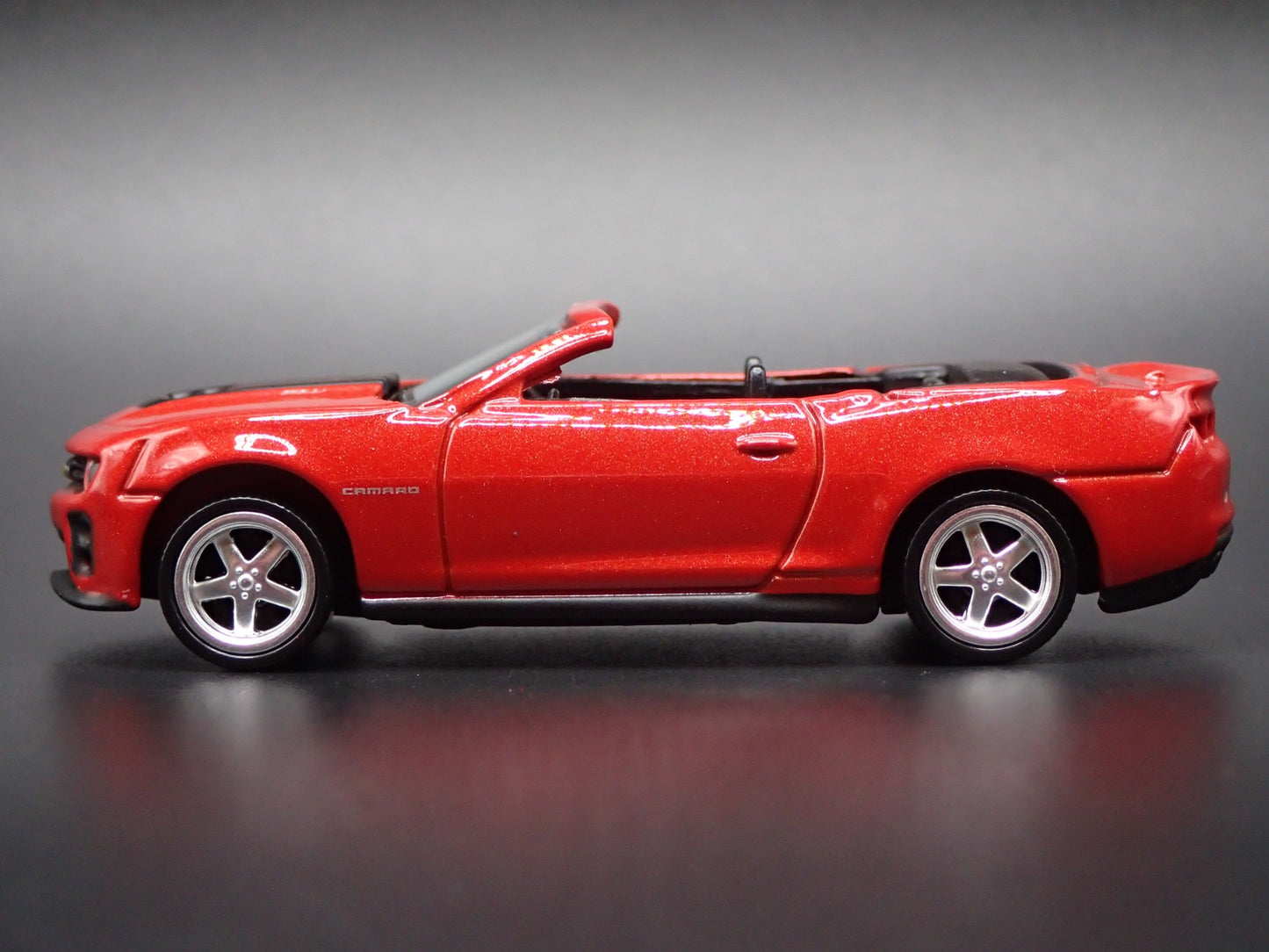 2013 CHEVY CHEVROLET CAMARO ZL1 CONVERTIBLE 1:64 SCALE DIORAMA DIECAST MODEL CAR