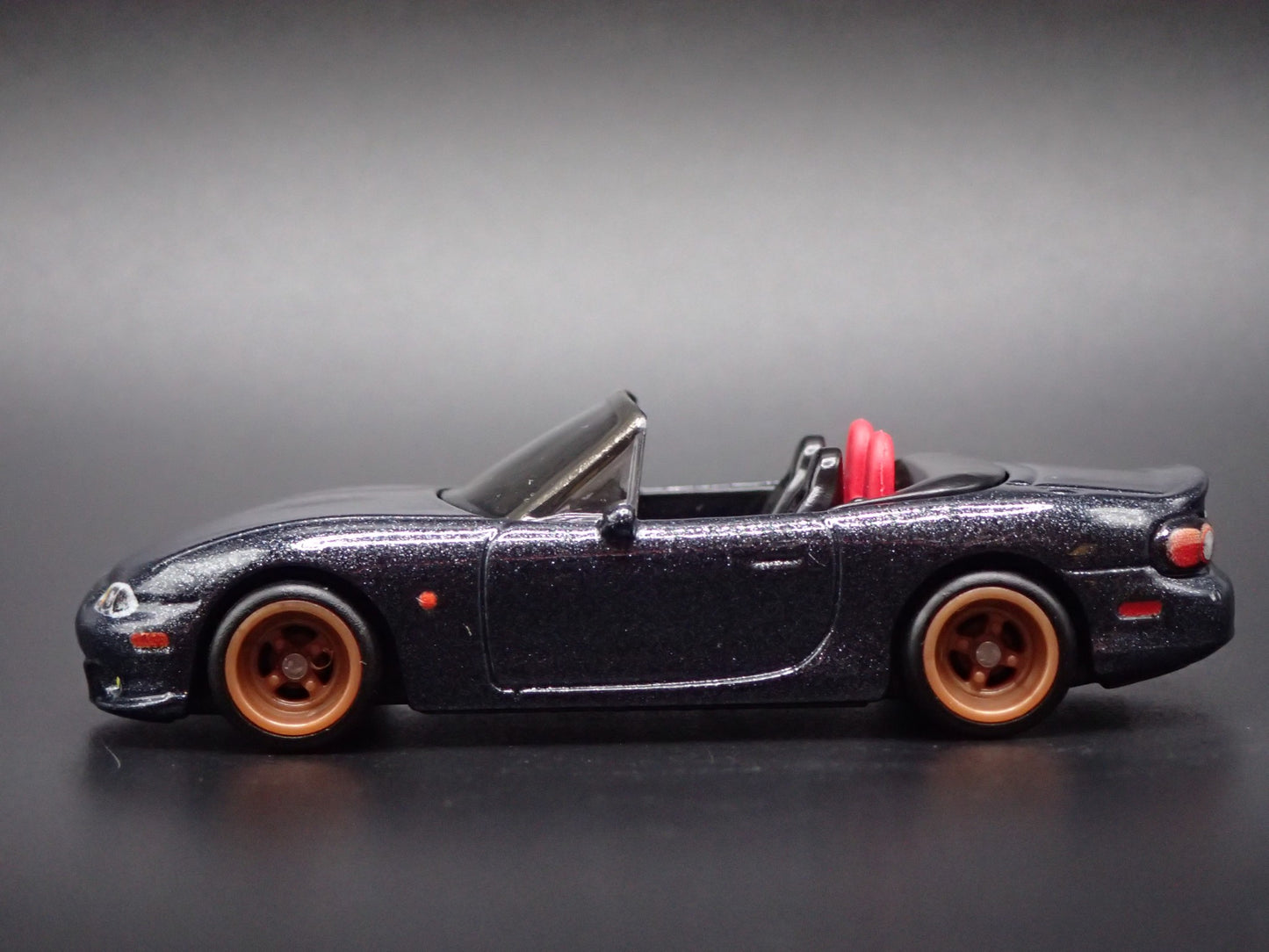 1999-2004 MAZDA MX5 MIATA NB 1:64 SCALE COLLECTIBLE DIORAMA DIECAST MODEL CAR