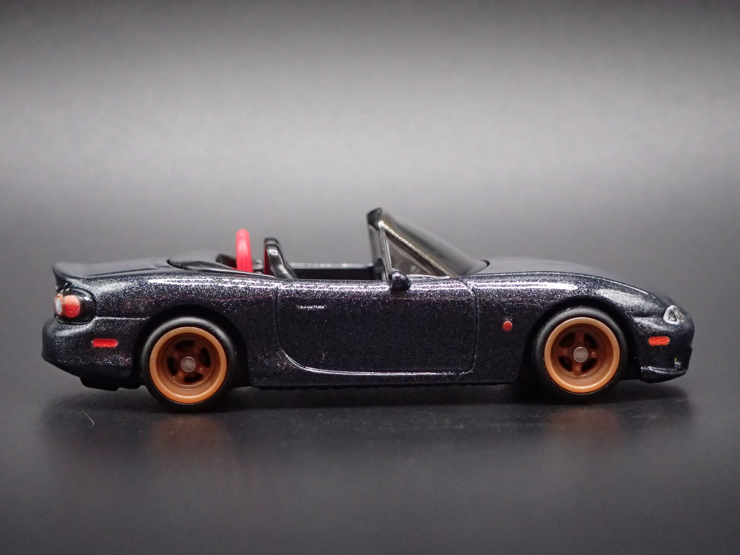 1999-2004 MAZDA MX5 MIATA NB 1:64 SCALE COLLECTIBLE DIORAMA DIECAST MODEL CAR