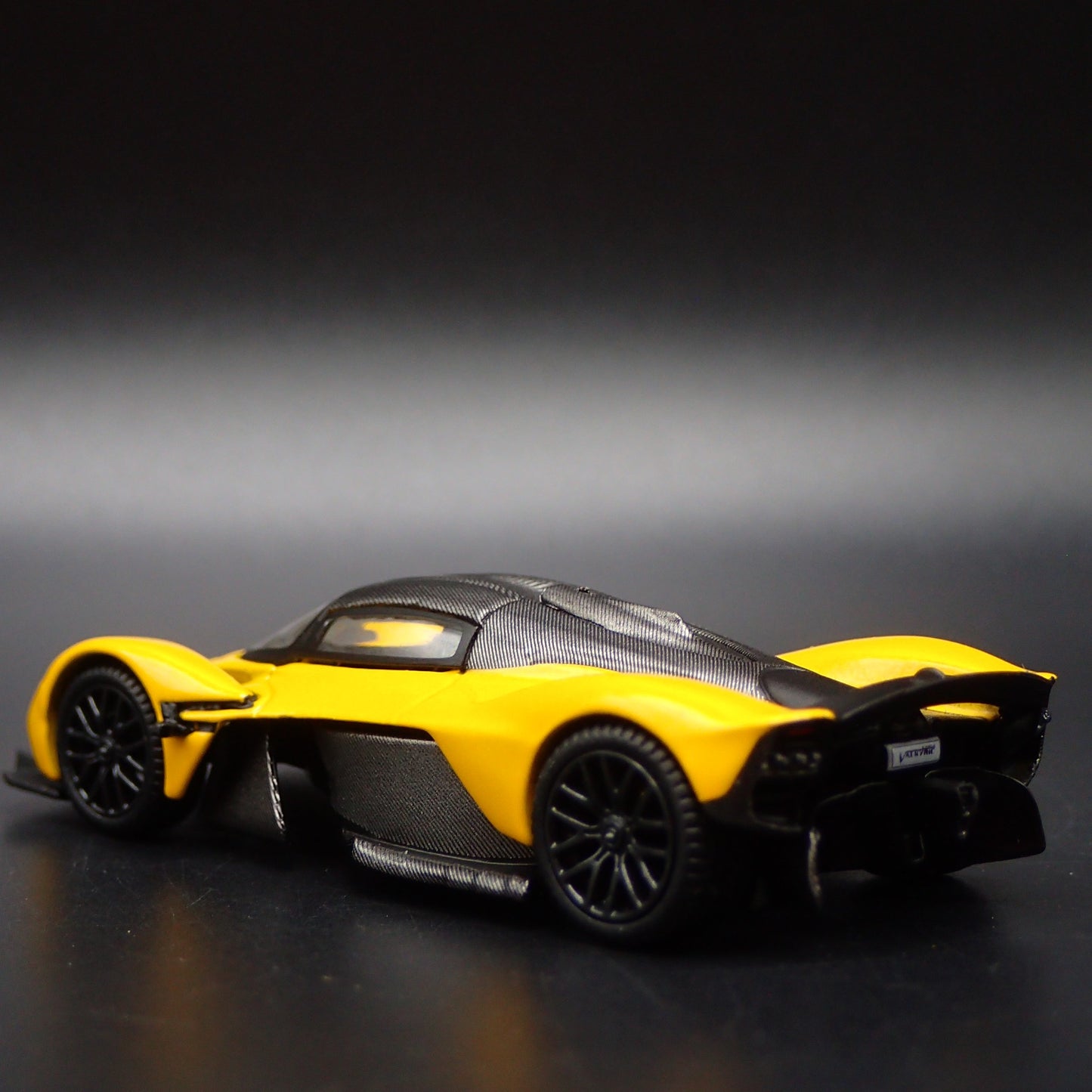 2021-2024 ASTON MARTIN VALKYRIE SUPER CAR YELLOW 1/64 SCALE DIECAST MODEL CAR
