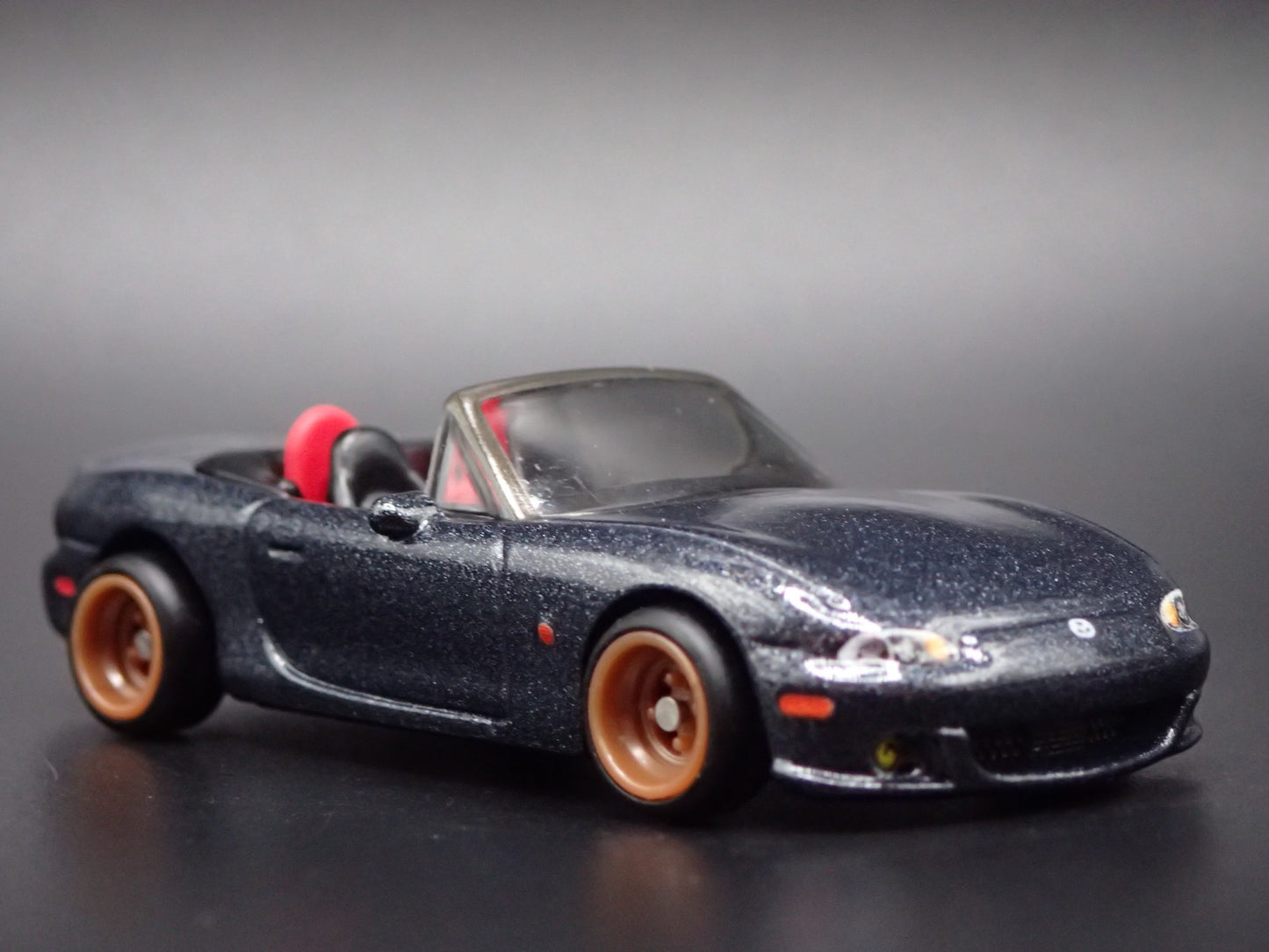 1999-2004 MAZDA MX5 MIATA NB 1:64 SCALE COLLECTIBLE DIORAMA DIECAST MODEL CAR