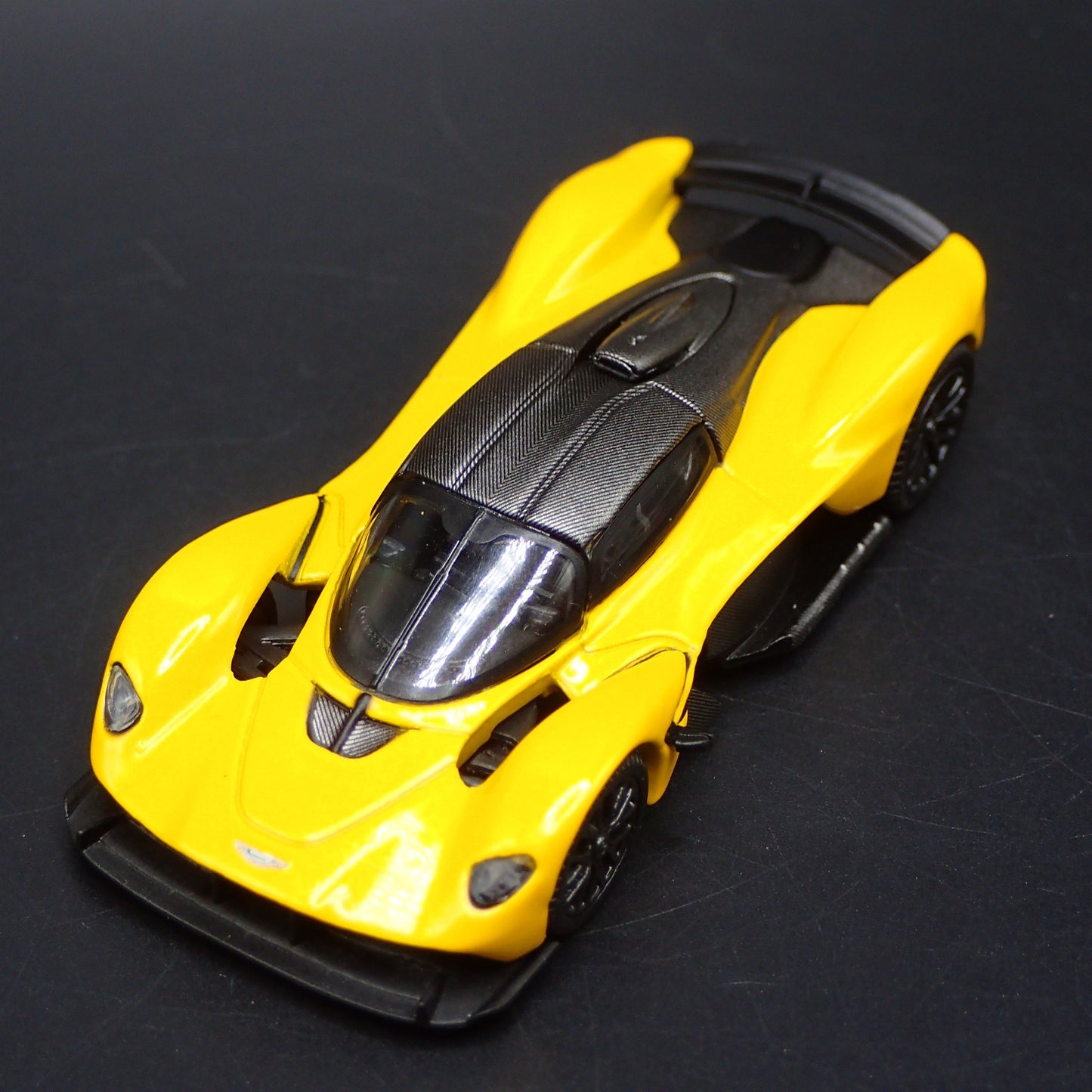 2021-2024 ASTON MARTIN VALKYRIE SUPER CAR YELLOW 1/64 SCALE DIECAST MODEL CAR