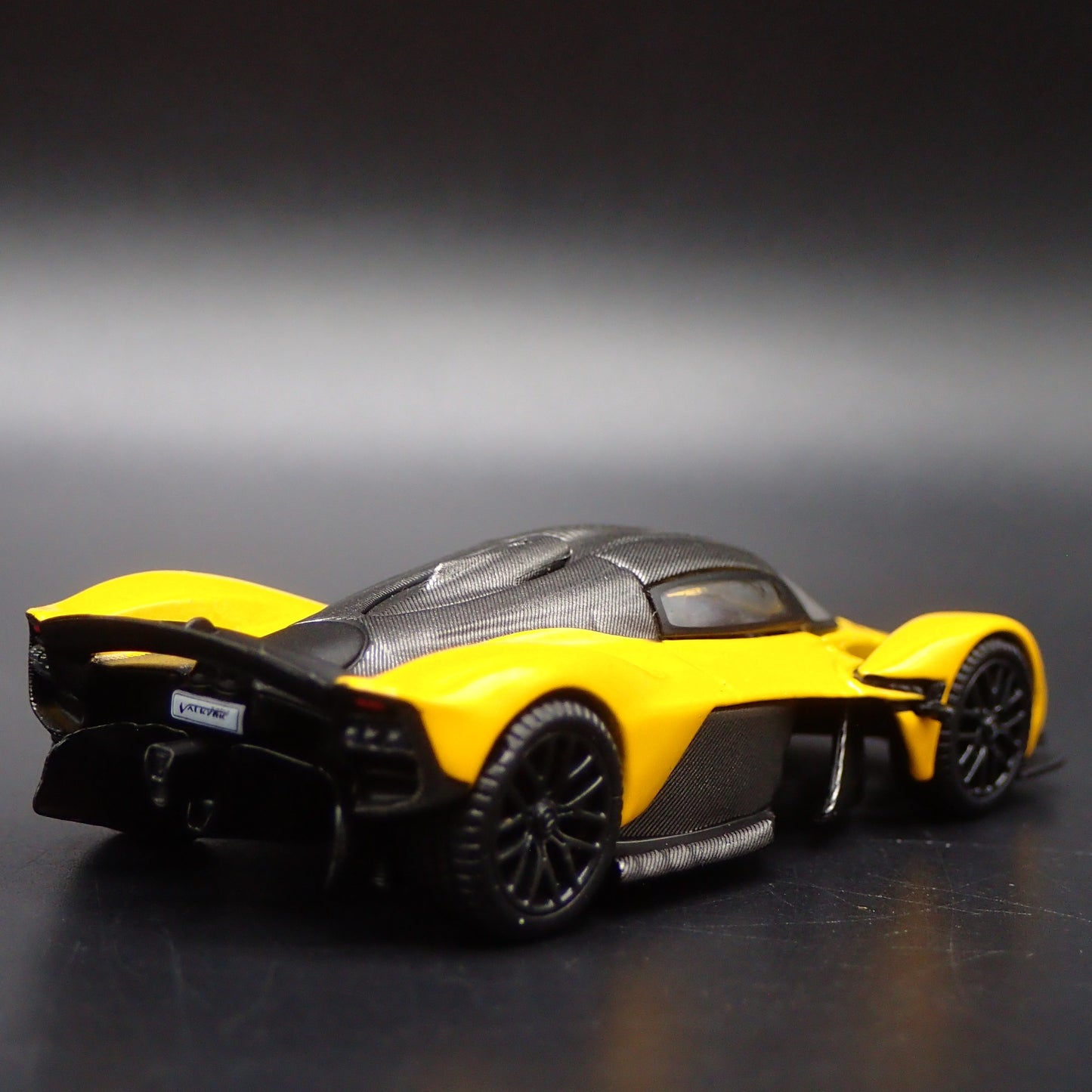2021-2024 ASTON MARTIN VALKYRIE SUPER CAR YELLOW 1/64 SCALE DIECAST MODEL CAR