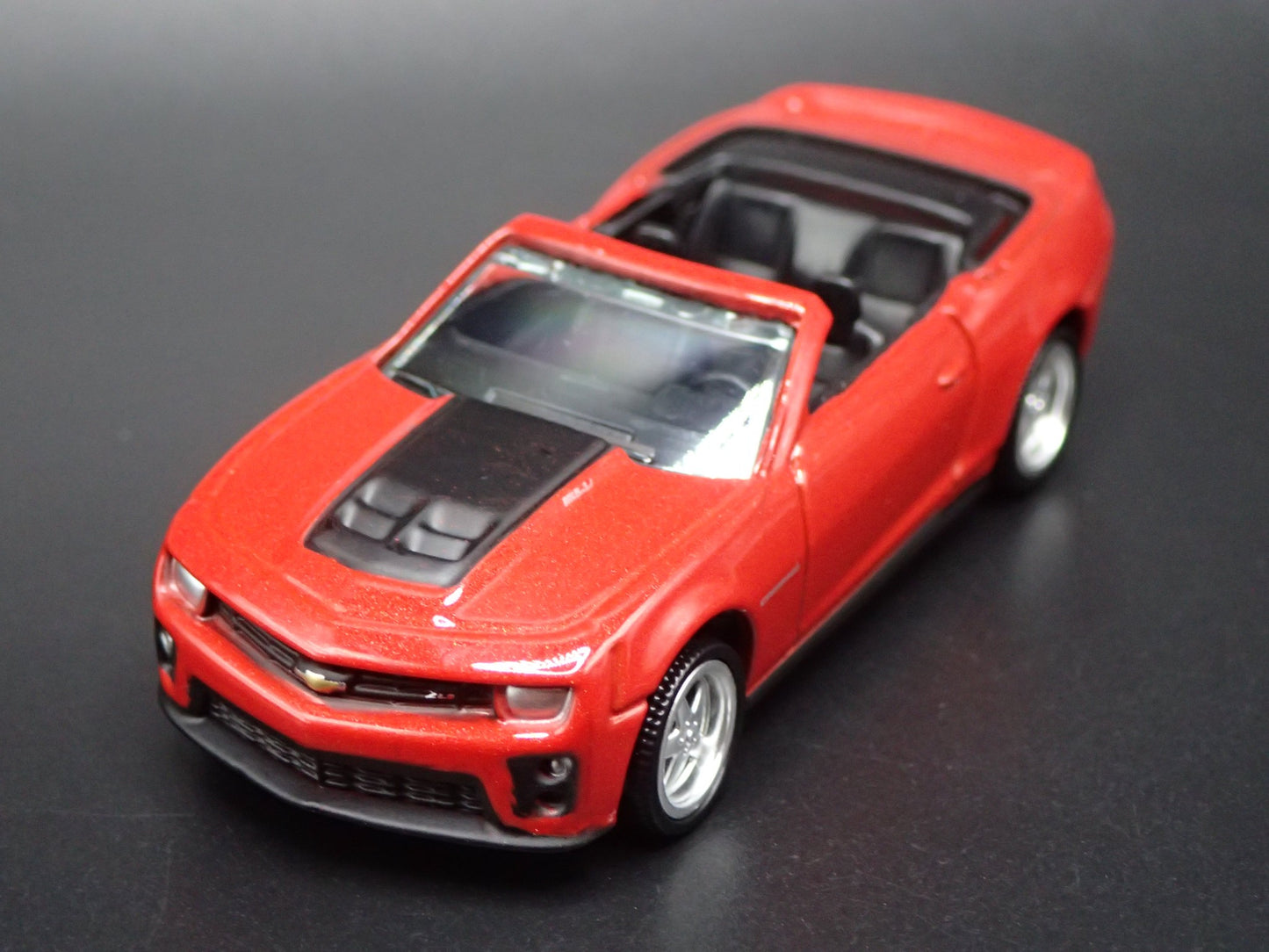 2013 CHEVY CHEVROLET CAMARO ZL1 CONVERTIBLE 1:64 SCALE DIORAMA DIECAST MODEL CAR