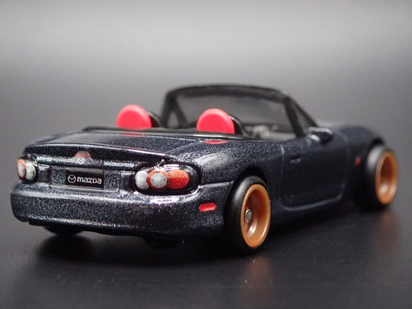 1999-2004 MAZDA MX5 MIATA NB 1:64 SCALE COLLECTIBLE DIORAMA DIECAST MODEL CAR