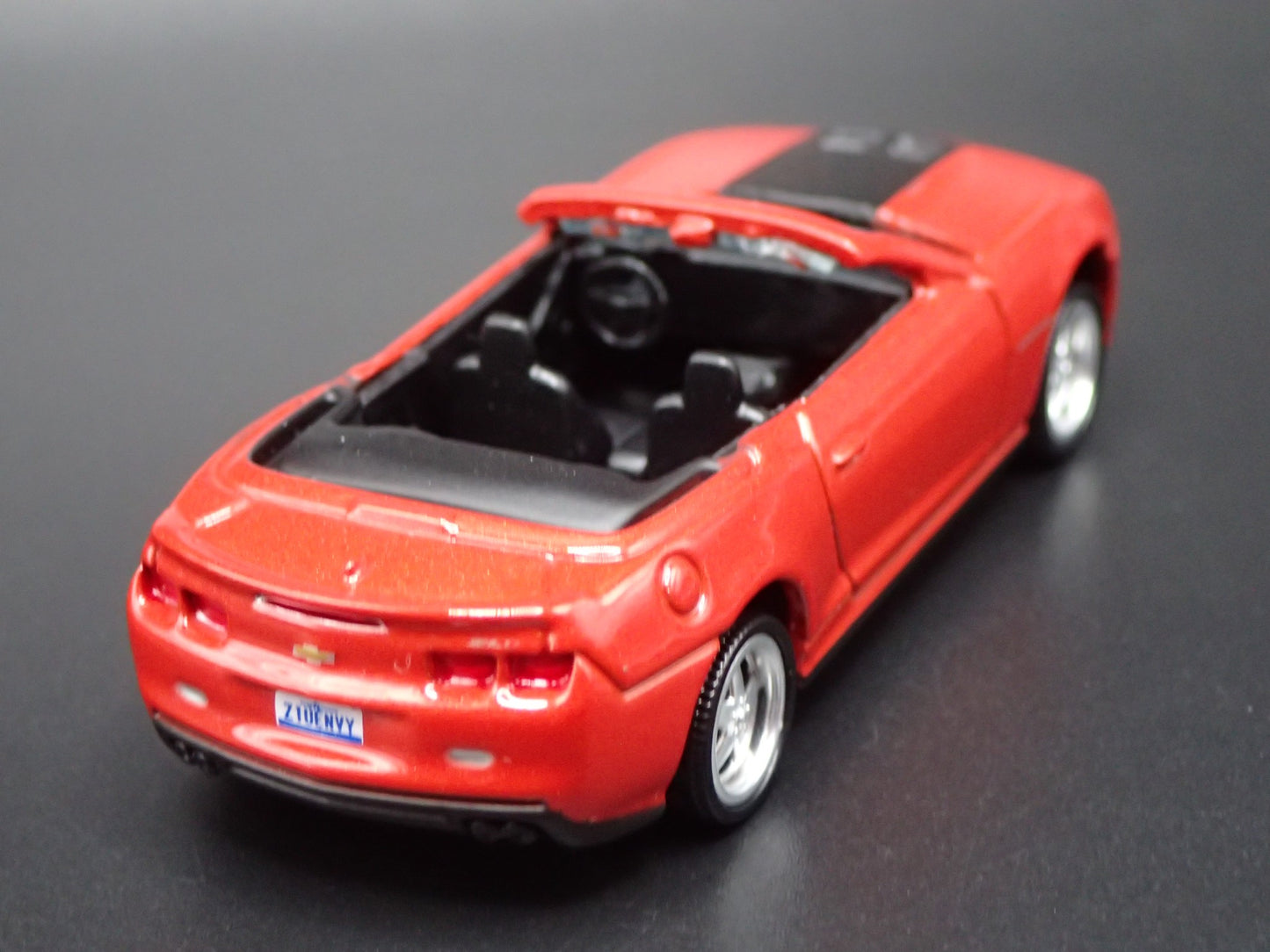 2013 CHEVY CHEVROLET CAMARO ZL1 CONVERTIBLE 1:64 SCALE DIORAMA DIECAST MODEL CAR