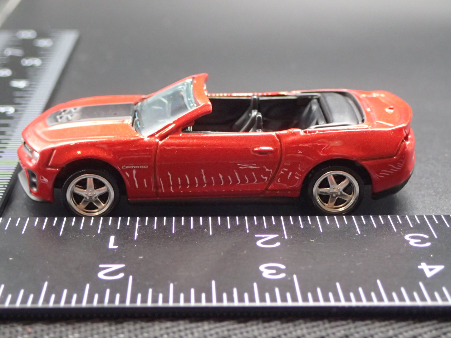 2013 CHEVY CHEVROLET CAMARO ZL1 CONVERTIBLE 1:64 SCALE DIORAMA DIECAST MODEL CAR