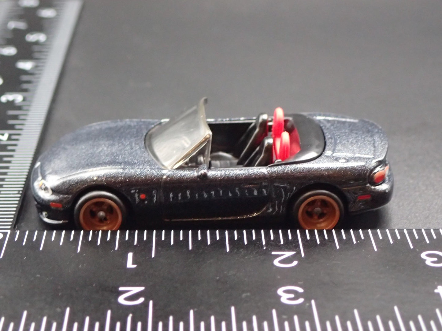1999-2004 MAZDA MX5 MIATA NB 1:64 SCALE COLLECTIBLE DIORAMA DIECAST MODEL CAR