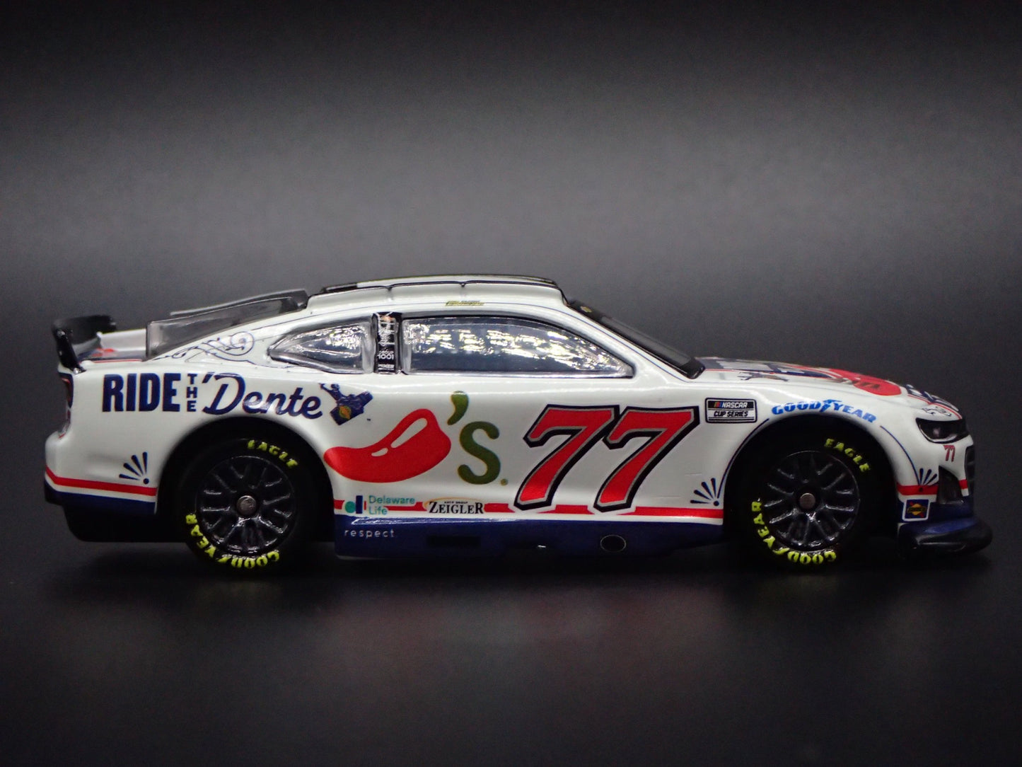 2025 25 CHEVY CAMARO ZL1 77 CARSON HOCEVAR CHILIS RIDE NASCAR 1:64 DIECAST CAR