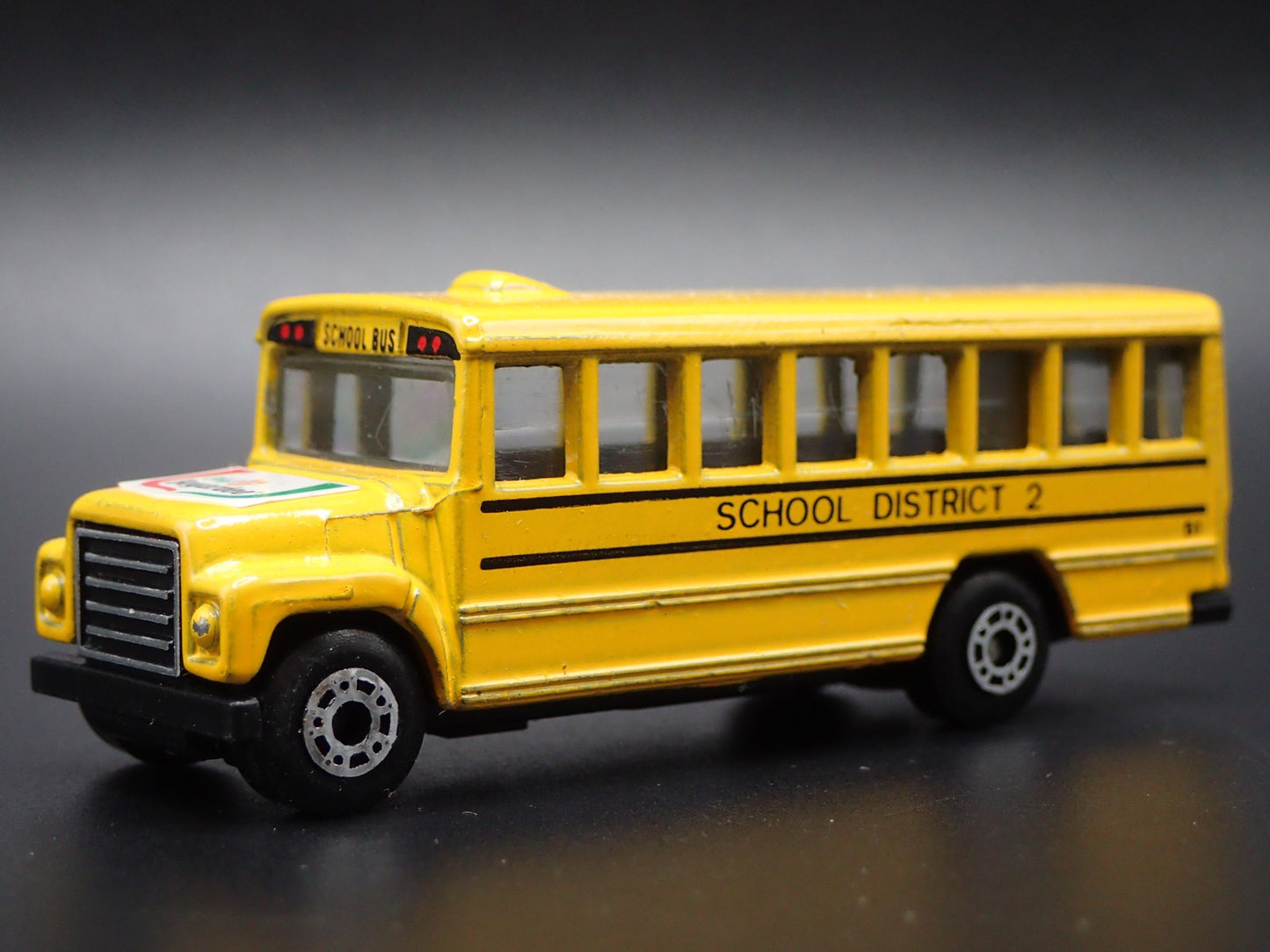 VINTAGE SCHOOL BUS YELLOW 1:64 MB SCALE COLLECTIBLE DIORAMA DIECAST MODEL CAR