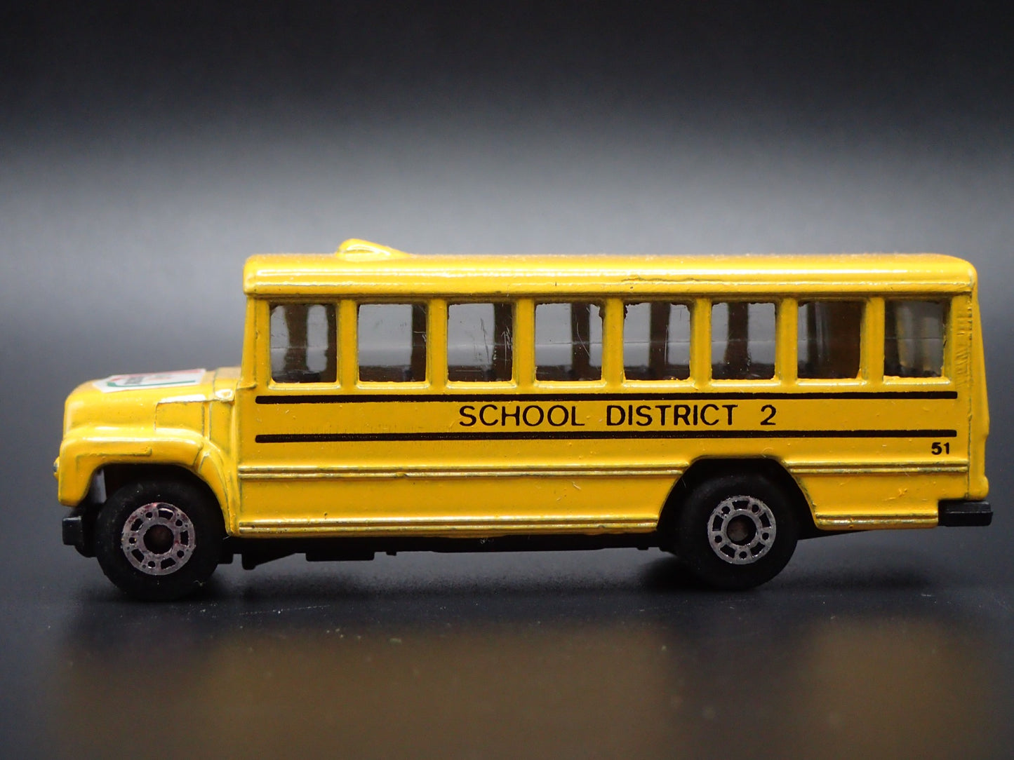 VINTAGE SCHOOL BUS YELLOW 1:64 MB SCALE COLLECTIBLE DIORAMA DIECAST MODEL CAR