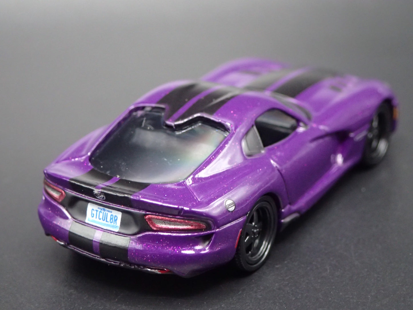 2013- 2017 DODGE VIPER GTC 1/64 SCALE COLLECTIBLE DIORAMA DIECAST MODEL CAR