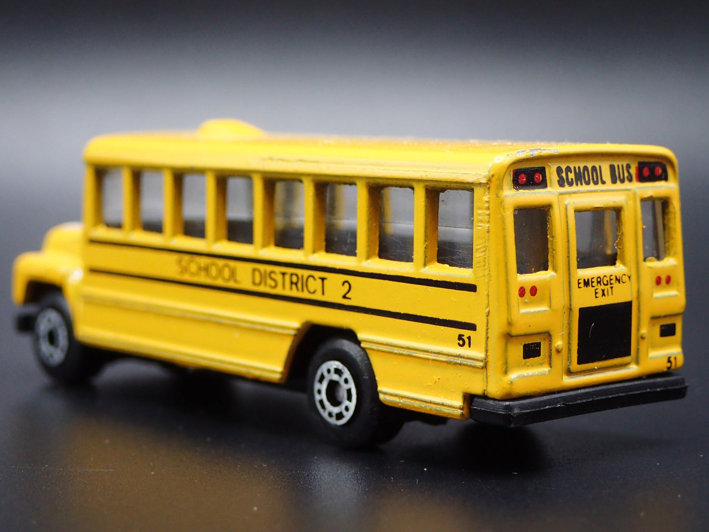 VINTAGE SCHOOL BUS YELLOW 1:64 MB SCALE COLLECTIBLE DIORAMA DIECAST MODEL CAR