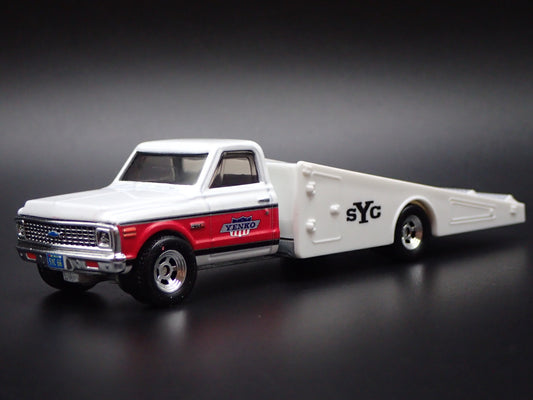 1972 72 CHEVY CHEVROLET RAMP TRUCK YENKO 1:64 SCALE DIORAMA DIECAST MODEL CAR