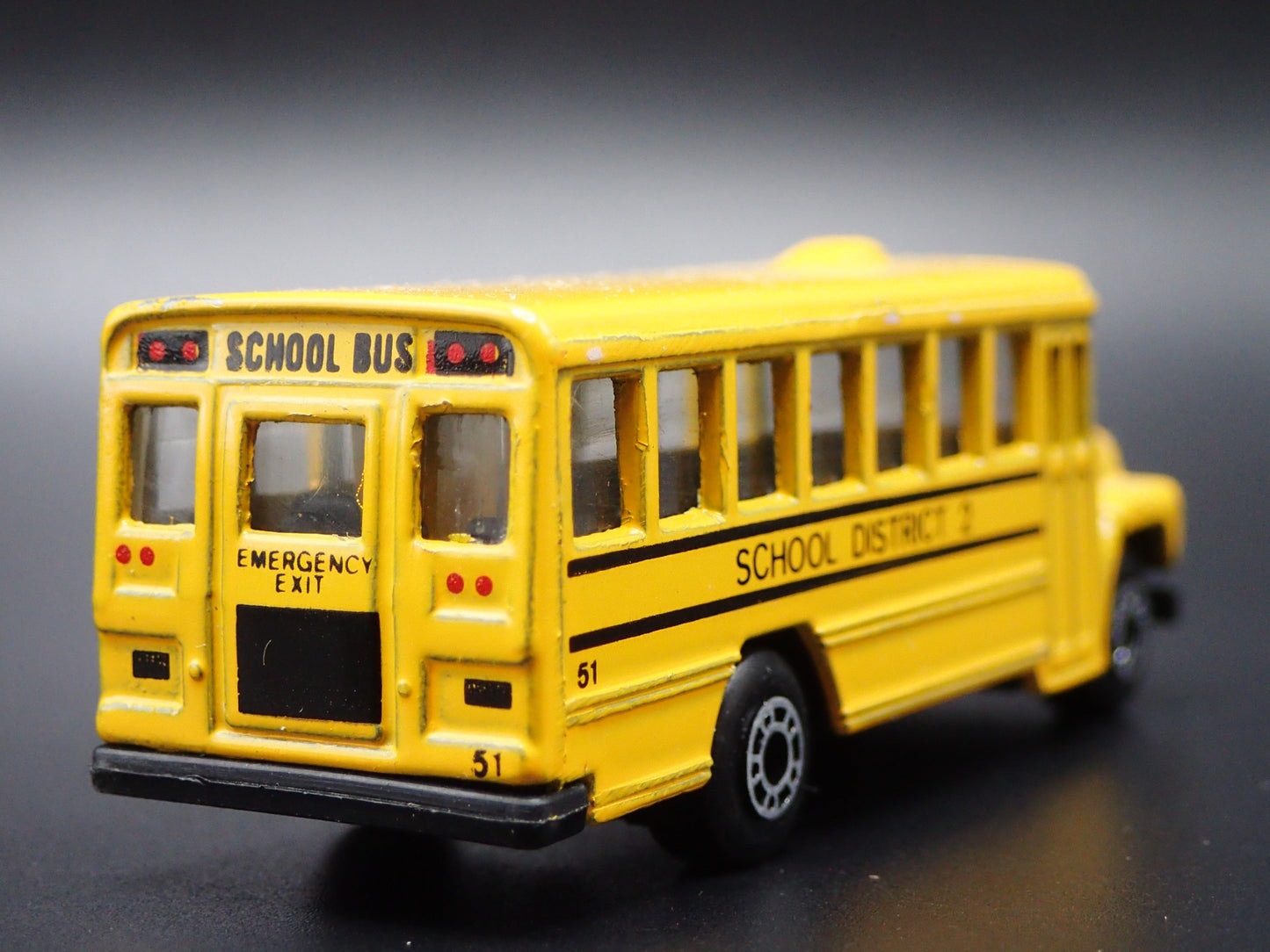 VINTAGE SCHOOL BUS YELLOW 1:64 MB SCALE COLLECTIBLE DIORAMA DIECAST MODEL CAR