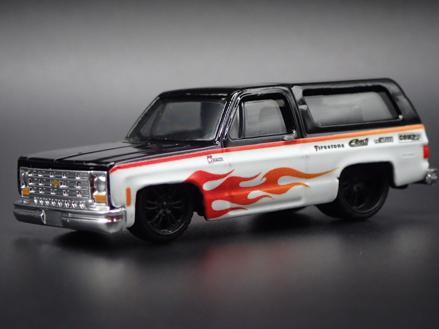 1979 79 CHEVY CHEVROLET K5 BLAZER SQUAREBODY WHITE 1:64 SCALE DIECAST MODEL CAR