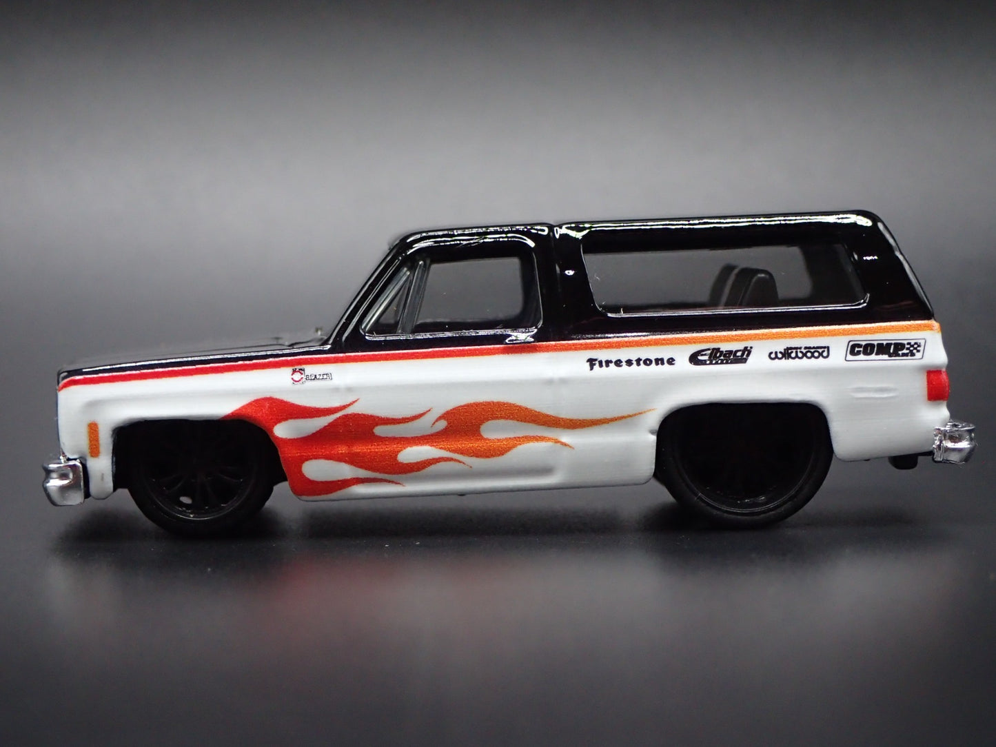 1979 79 CHEVY CHEVROLET K5 BLAZER SQUAREBODY WHITE 1:64 SCALE DIECAST MODEL CAR