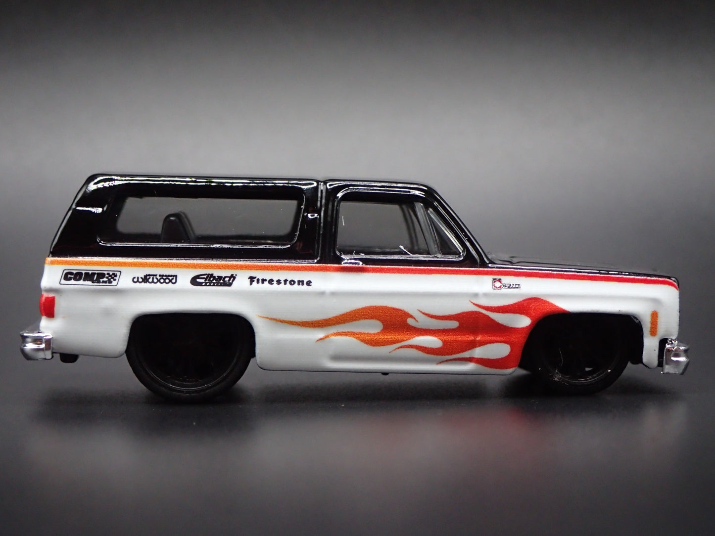 1979 79 CHEVY CHEVROLET K5 BLAZER SQUAREBODY WHITE 1:64 SCALE DIECAST MODEL CAR