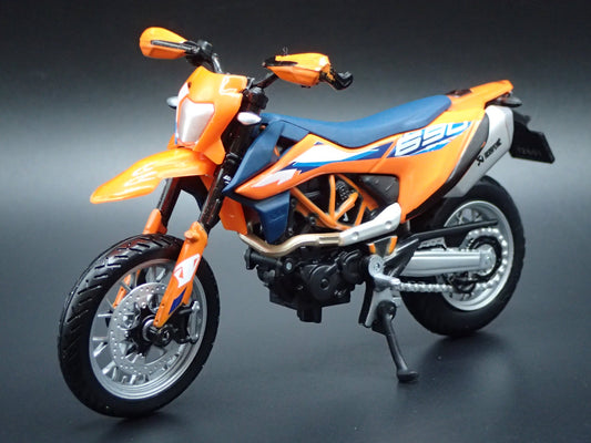 KTM 690 SMCR DIRT BIKE MOTORCYCLE ORANGE 1/18 SCALE DIORAMA DIECAST MODEL BIKE
