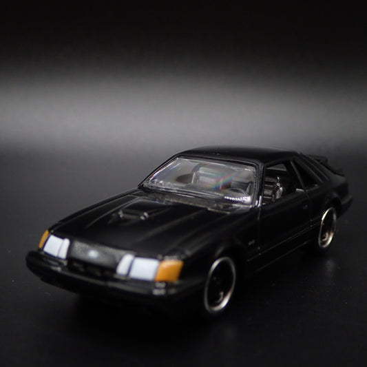 1986 86 FORD MUSTANG SVO FOX BODY BLACK 1:64 SCALE DIORAMA DIECAST MODEL CAR