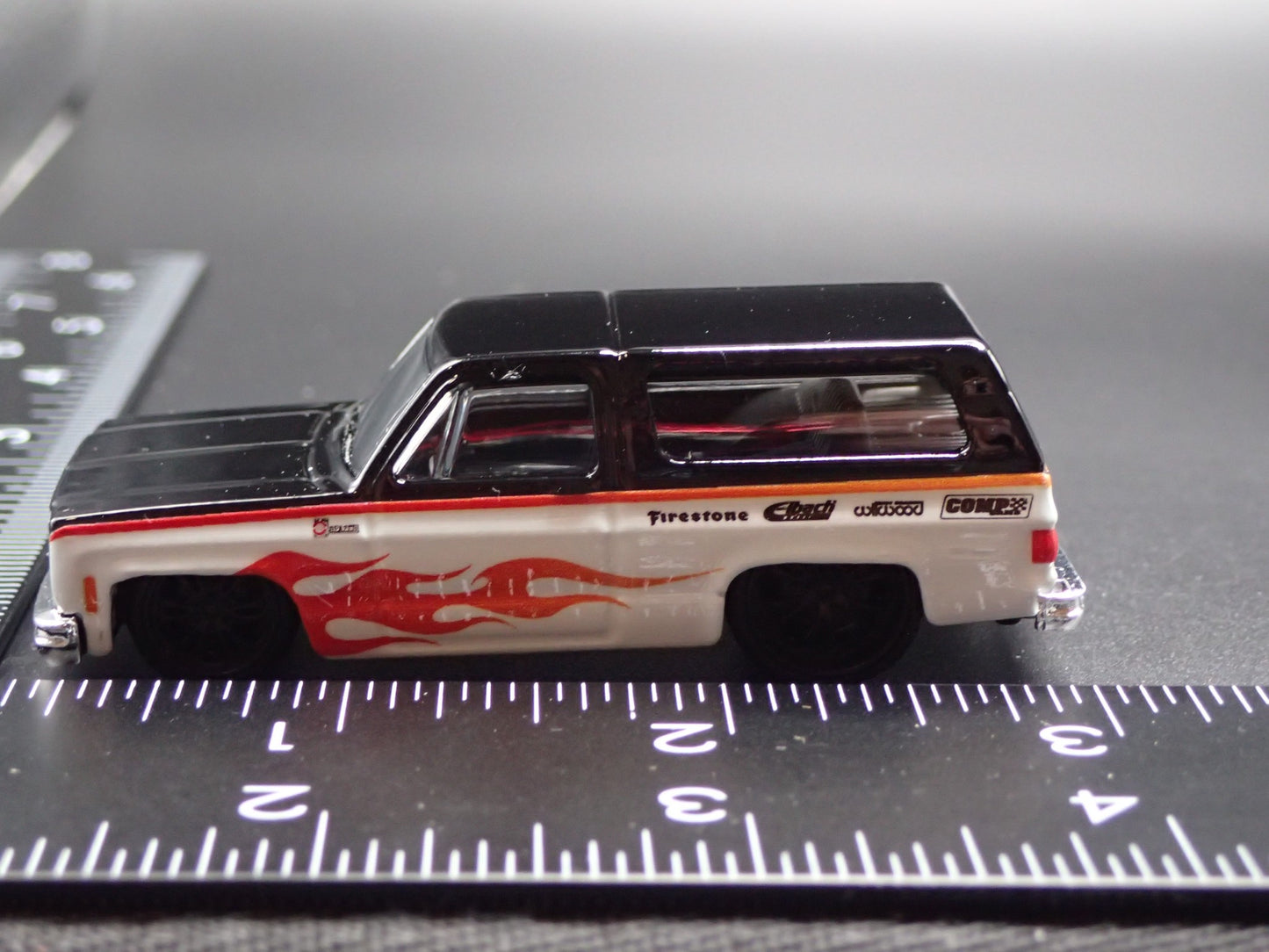 1979 79 CHEVY CHEVROLET K5 BLAZER SQUAREBODY WHITE 1:64 SCALE DIECAST MODEL CAR