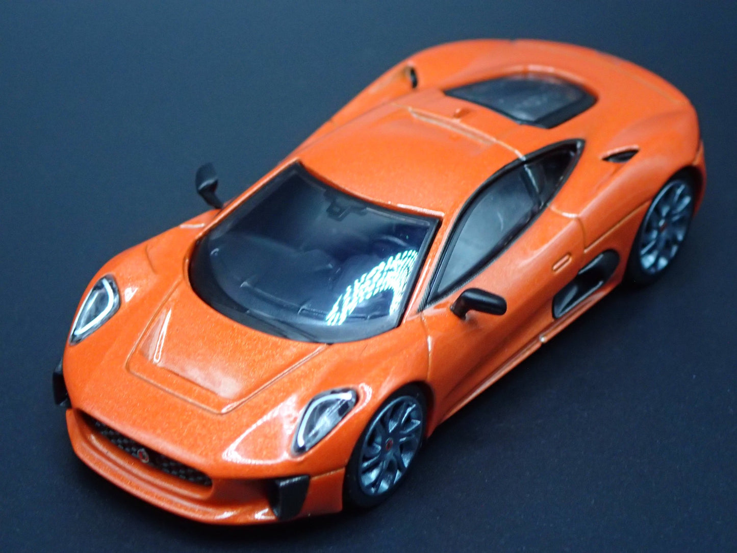 2010-2013 JAGUAR CX75 JAMES BOND 007 SPECTRE ORANGE 1:64 SCALE DIECAST MODEL CAR